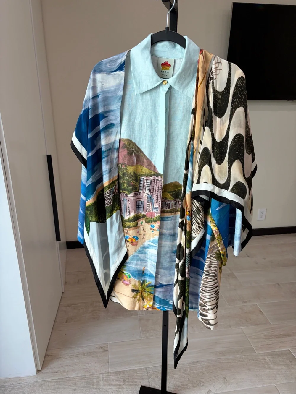 Farm Rio: COPACABANA BEACH
MULTICOLOR LONG SLEEVE KIMONO - Picture 6 of 14